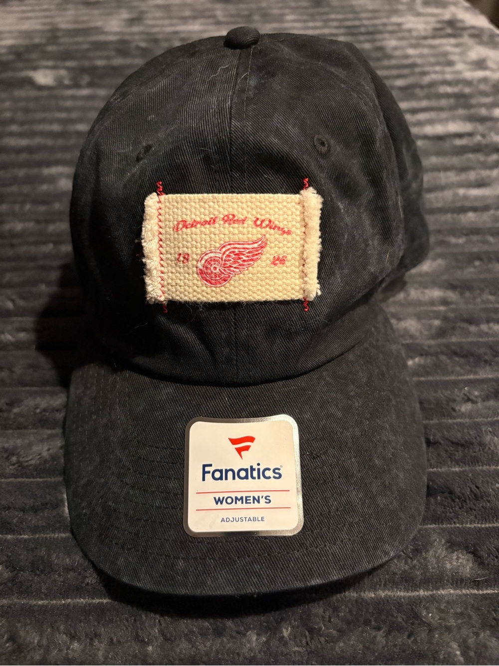 Fanatics Women's Black Detroit Red Wings Cap with Cream Patch